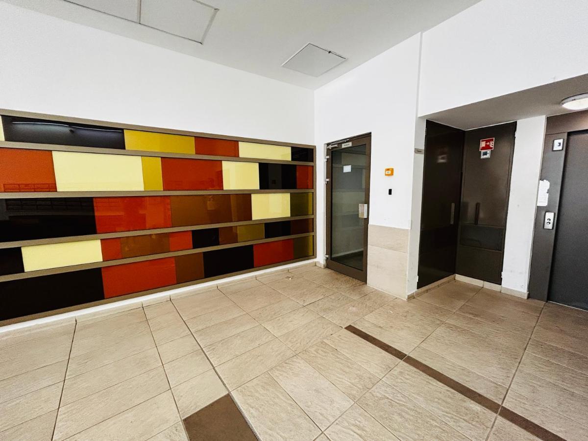 Corvin Boutique Apartment Parking In The Plaza Boedapest Buitenkant foto